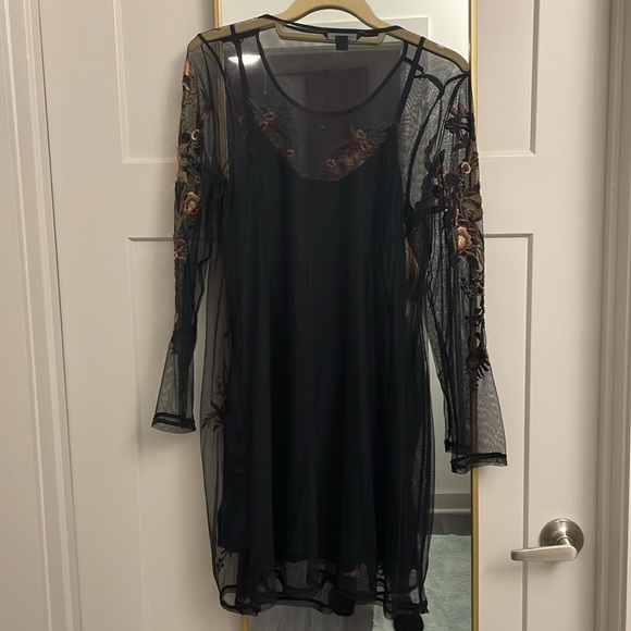 American Eagle Embroidered Dress - Picture 4 of 4